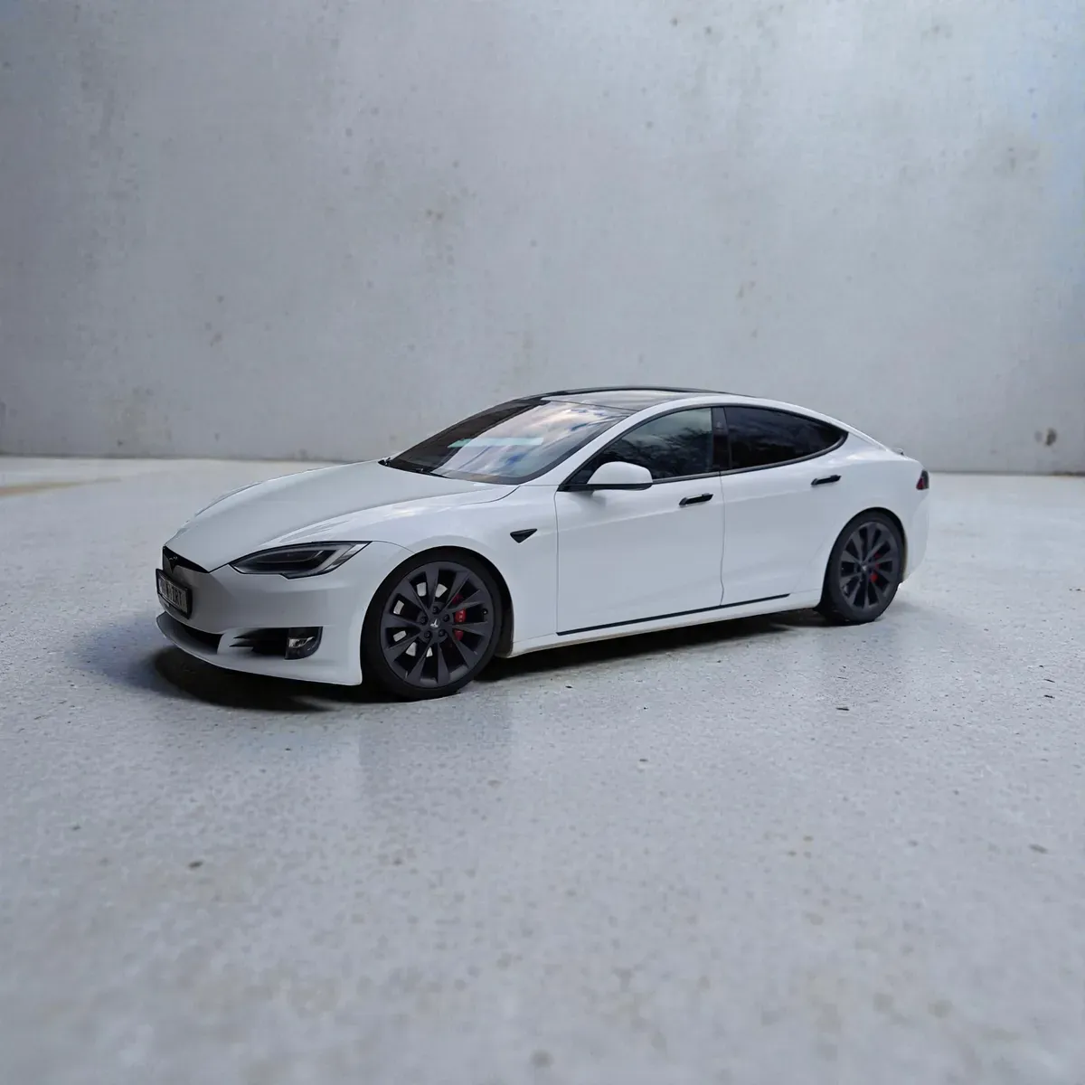 Tesla Model S 2019 photo 2