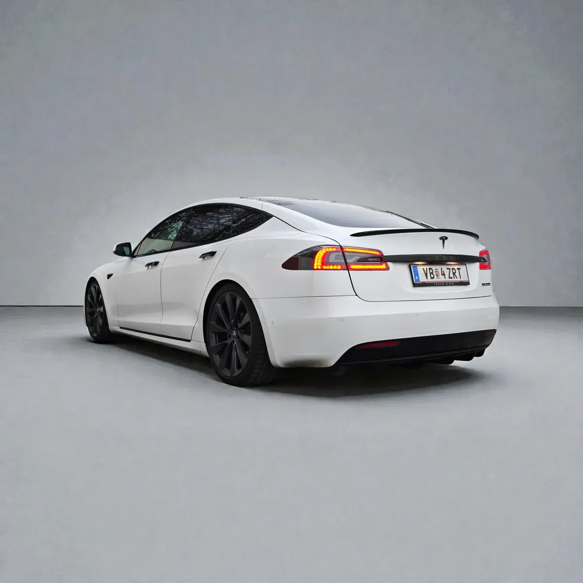 Tesla Model S 2019 photo 3
