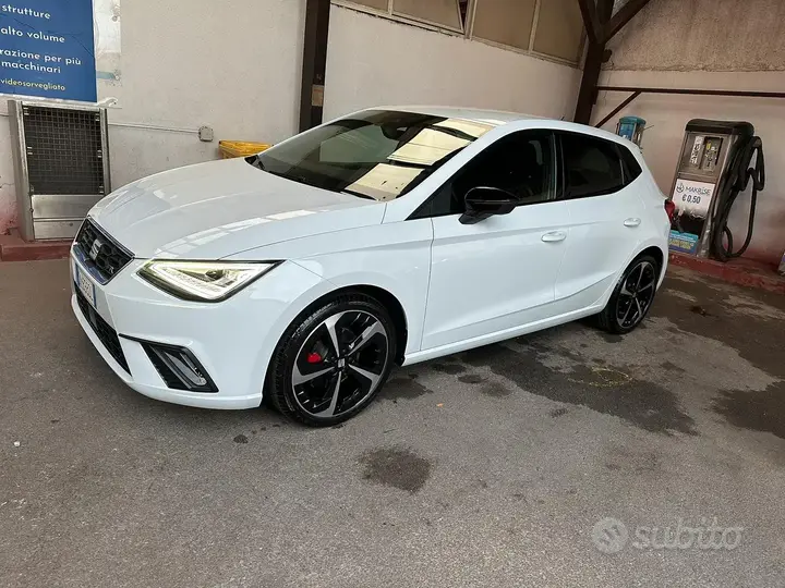 Seat Ibiza 2023 photo 2