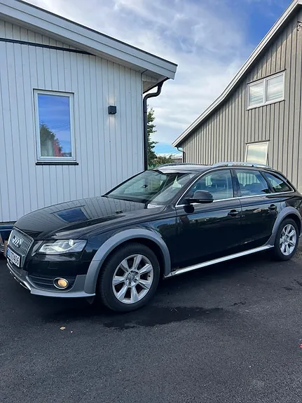 Audi A4 Allroad 2010 photo 2