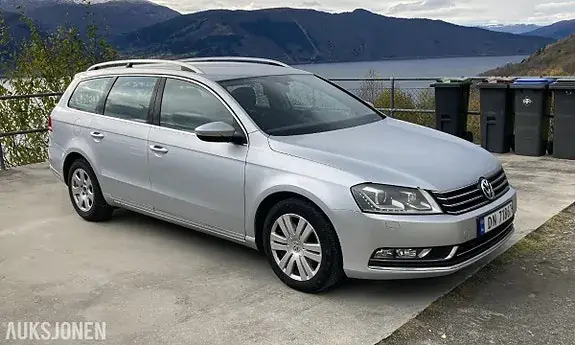 Volkswagen Passat 2012 photo 3