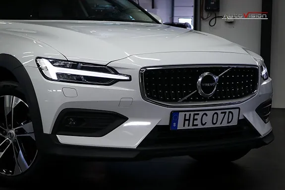 Volvo V60 Cross Country 2021 photo 4