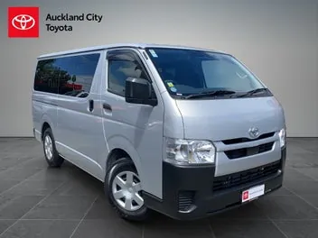 Toyota Regius 2025 photo 2