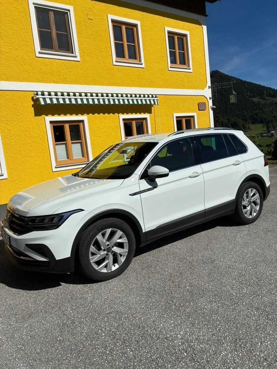 Volkswagen Tiguan 2022 photo 2