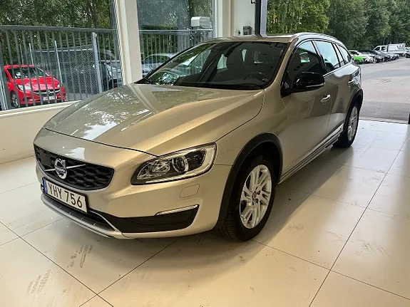 Volvo V60 Cross Country 2017 photo 2