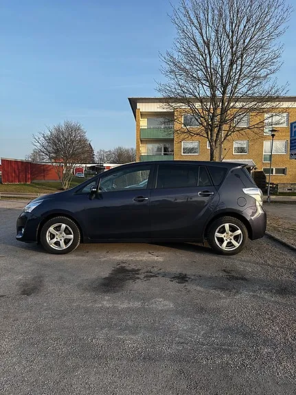 Toyota Verso 2015 photo 3