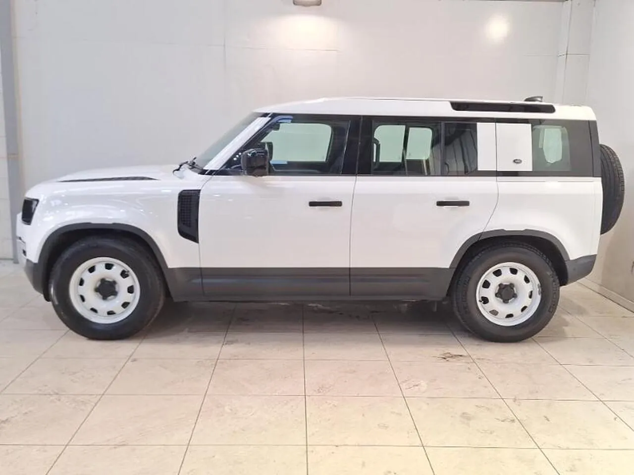 Land Rover Defender 110 2021 photo 4