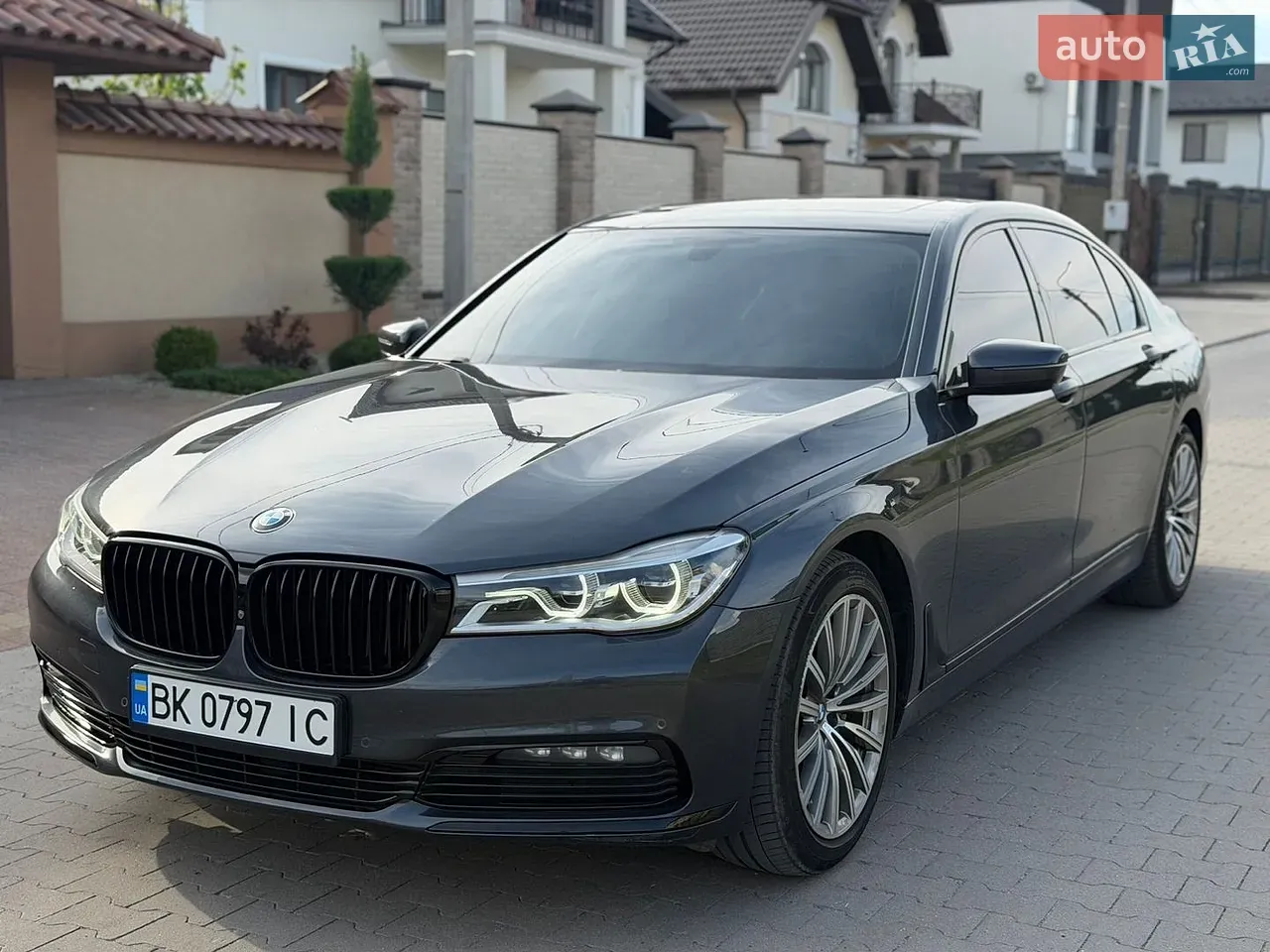 BMW 7 Series 2015 photo 3