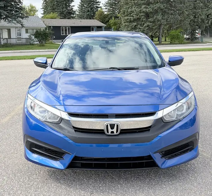Honda Civic 2018 photo 2