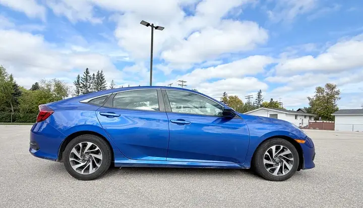 Honda Civic 2018 photo 3