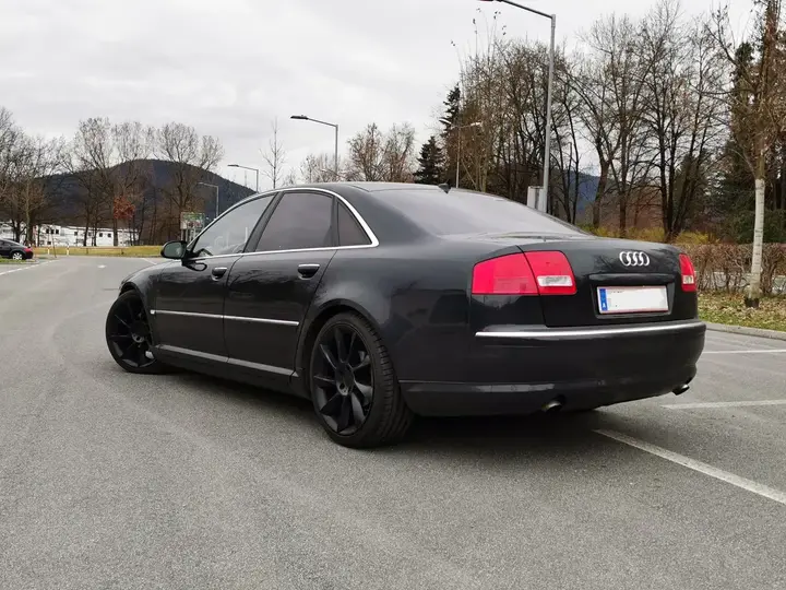 Audi A8 2007 photo 2