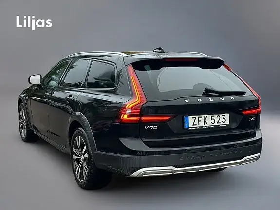 Volvo V90 Cross Country 2021 photo 2