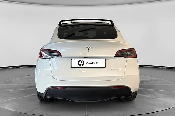 Tesla Model Y 2025 photo 5