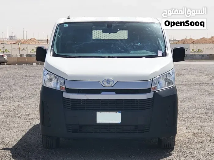 Toyota Hiace 2023 photo 2