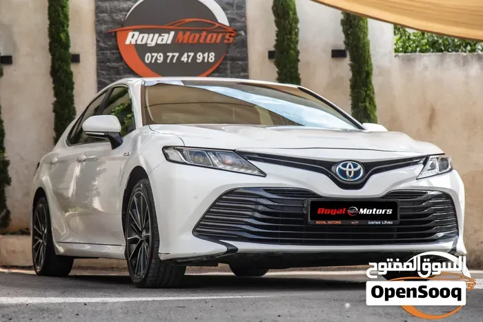 Toyota Camry 2020 photo 2