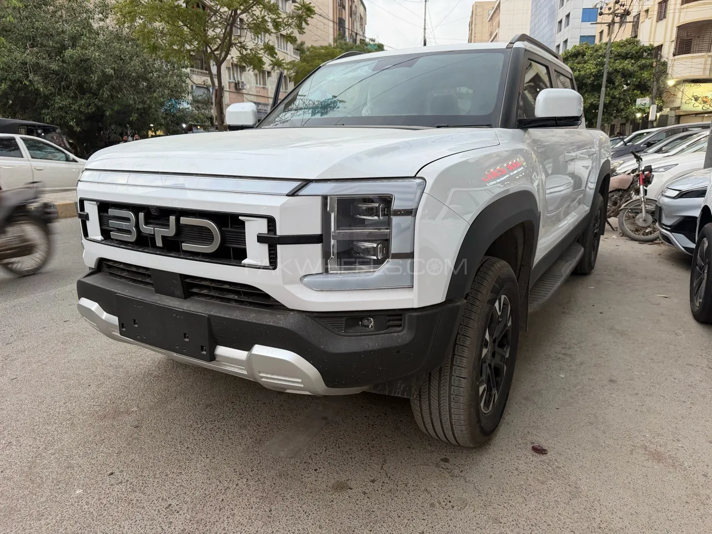 BYD Shark 6