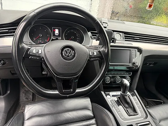 Volkswagen Passat 2015 photo 2