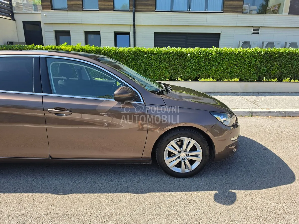 Peugeot 308 2015 photo 4