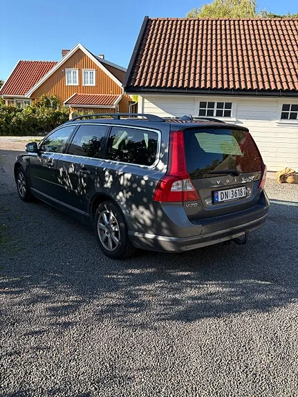 Volvo V70 2010 photo 4