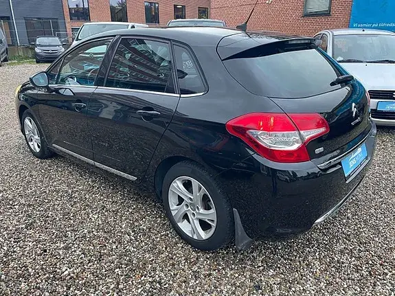 Citroen C4 2011 photo 2