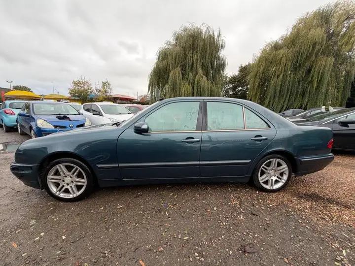 Mercedes-Benz E-Class 2001 photo 4