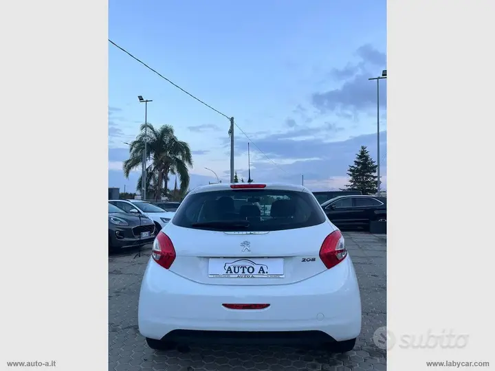 Peugeot 208 2014 photo 5