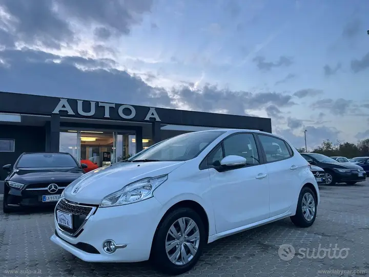 Peugeot 208