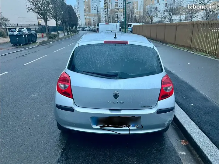 Renault Clio 2007 photo 2