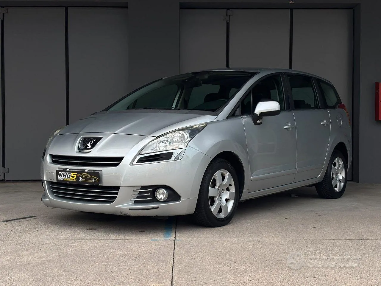 Peugeot 5008 2011 photo 2