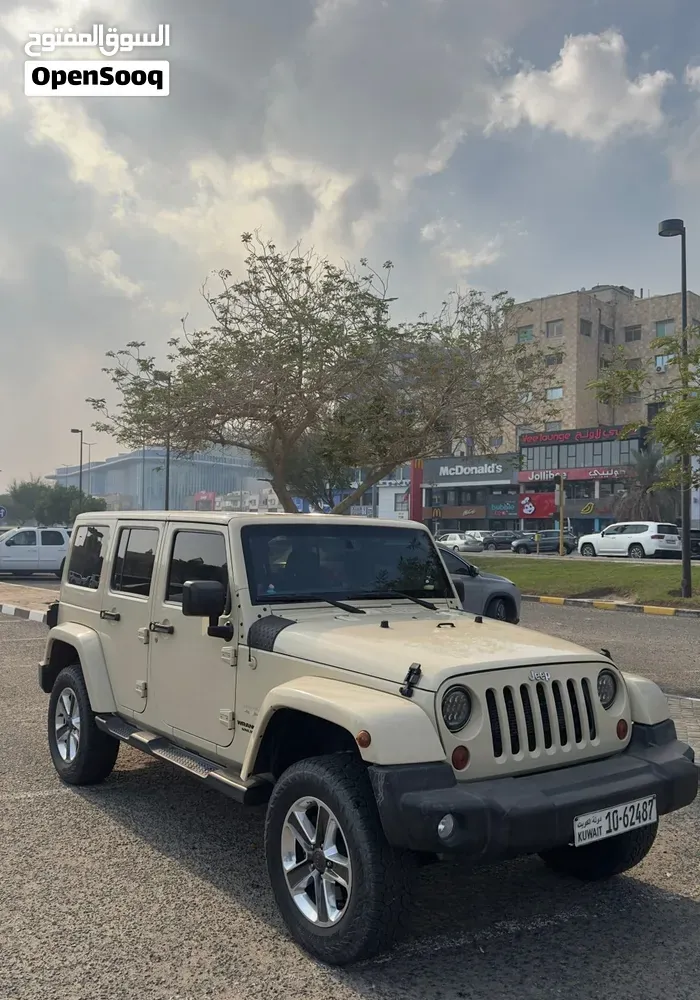 Jeep Wrangler Sahara 2012 photo 2