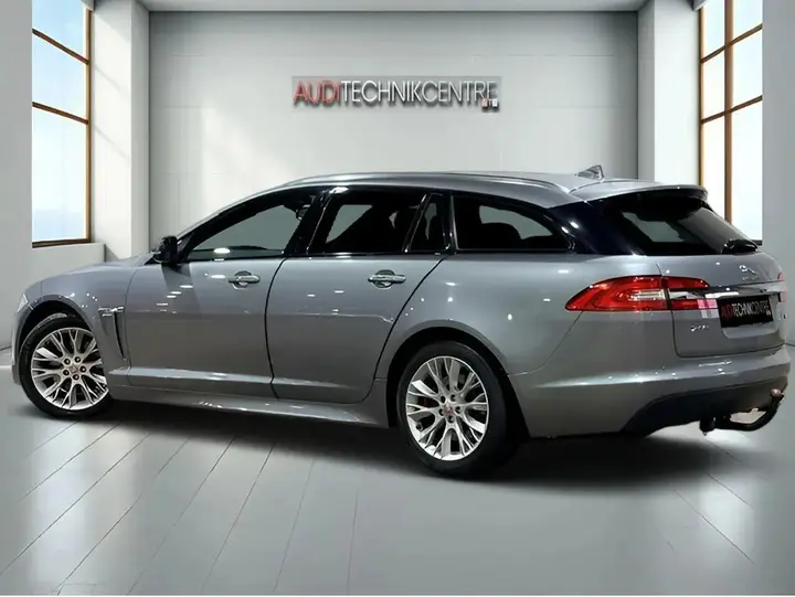 Jaguar Xf 2014 photo 3