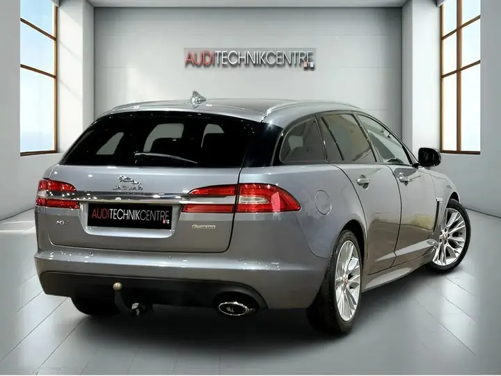 Jaguar Xf 2014 photo 5