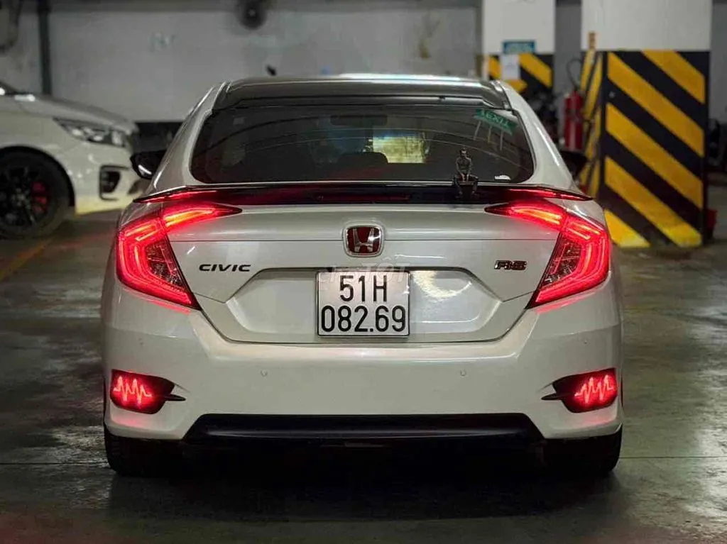 Honda Civic 2019 photo 3