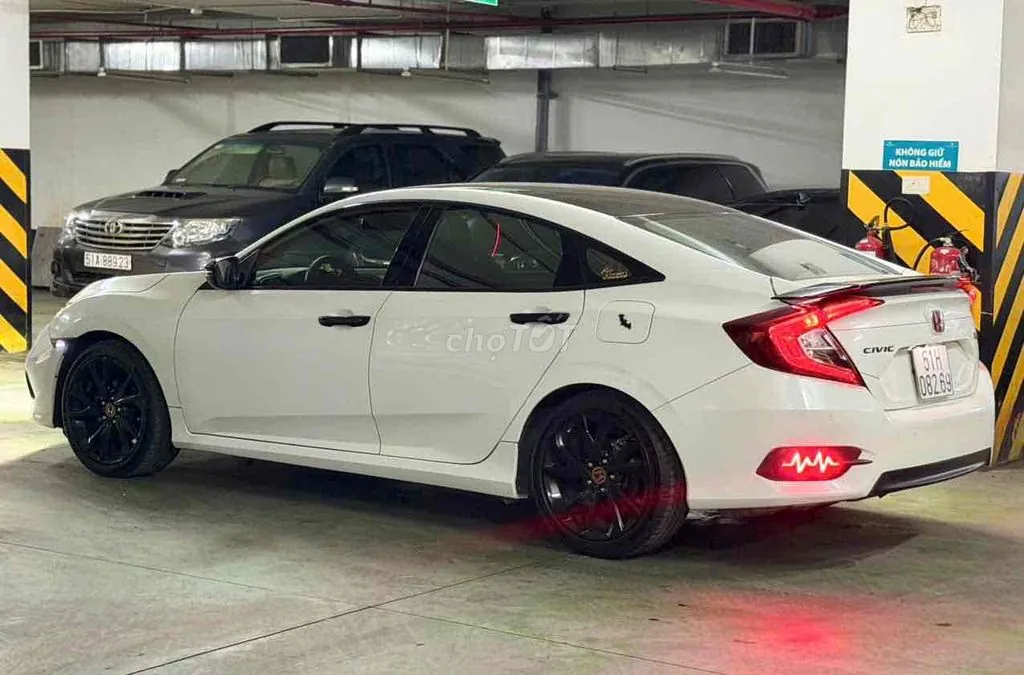 Honda Civic 2019 photo 4