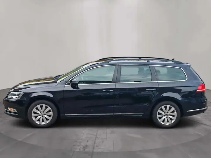 Volkswagen Passat 2014 photo 2