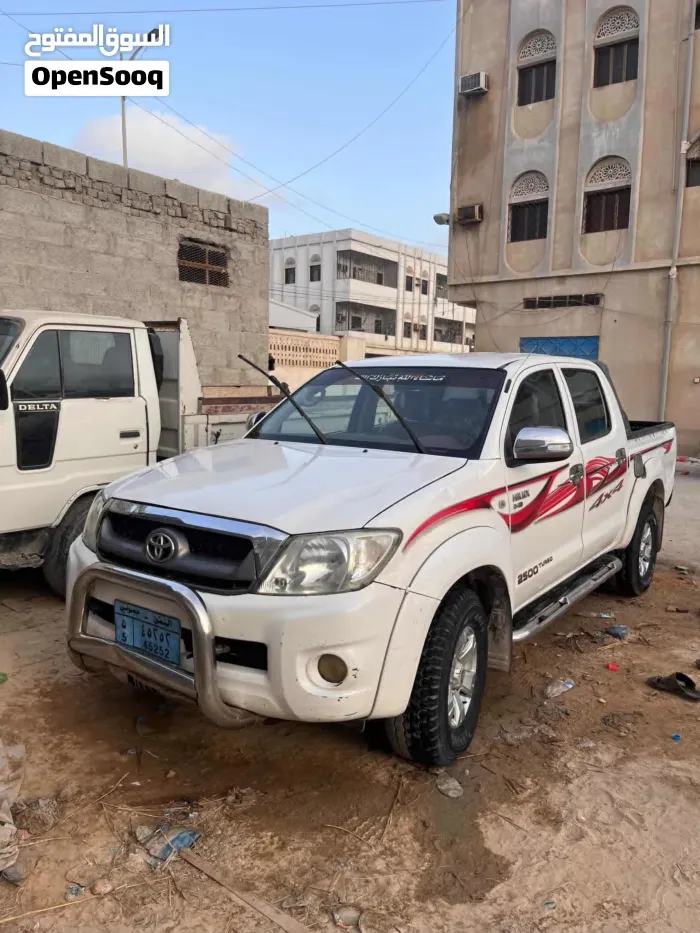 Toyota Hilux 2010 photo 2