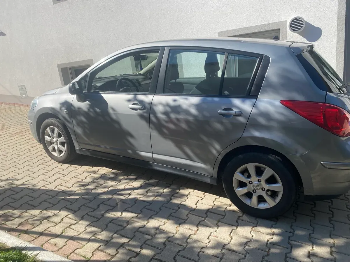 Nissan Tiida