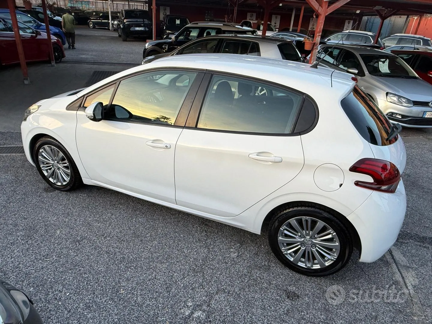 Peugeot 208 2018 photo 4