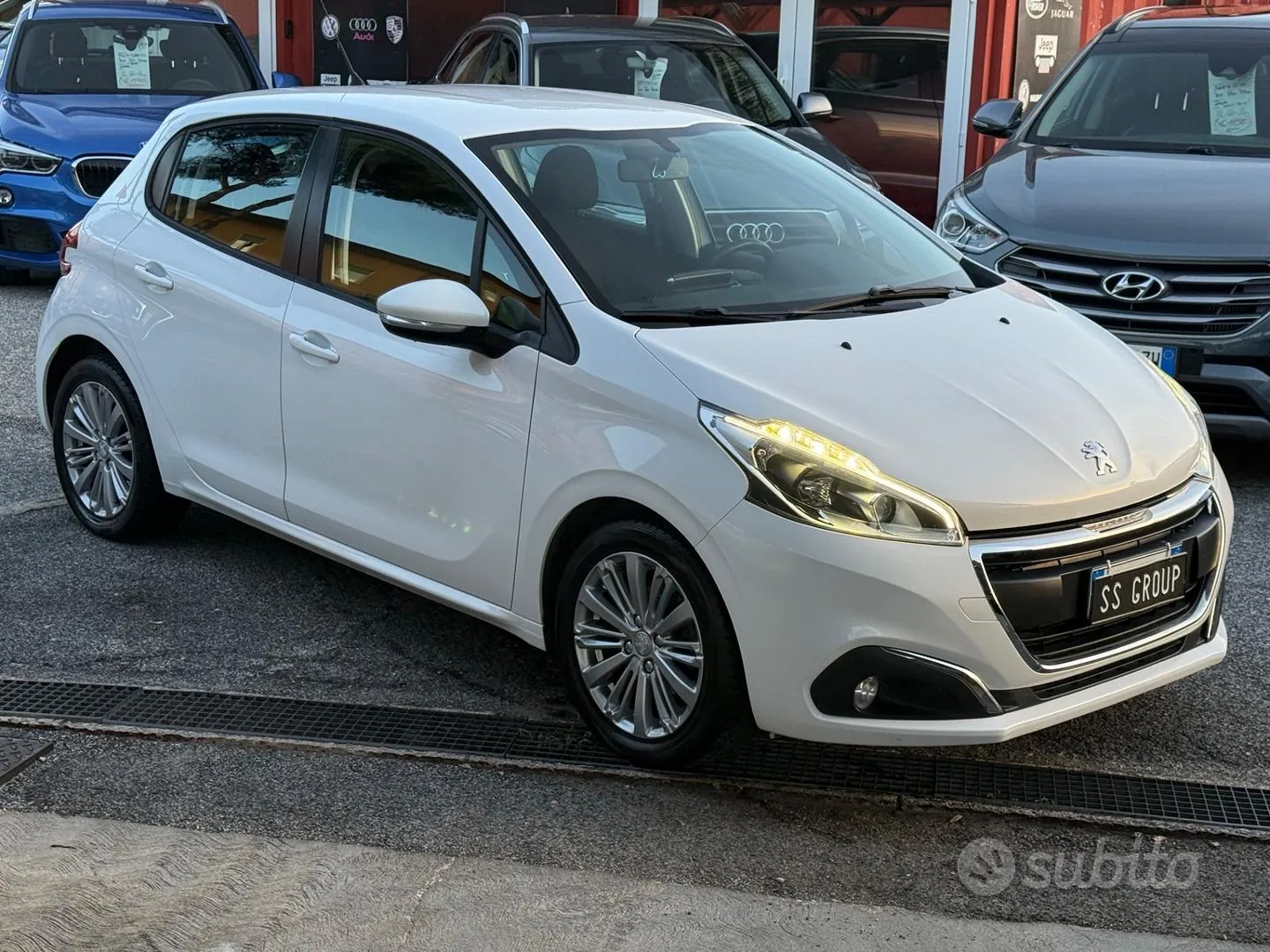 Peugeot 208