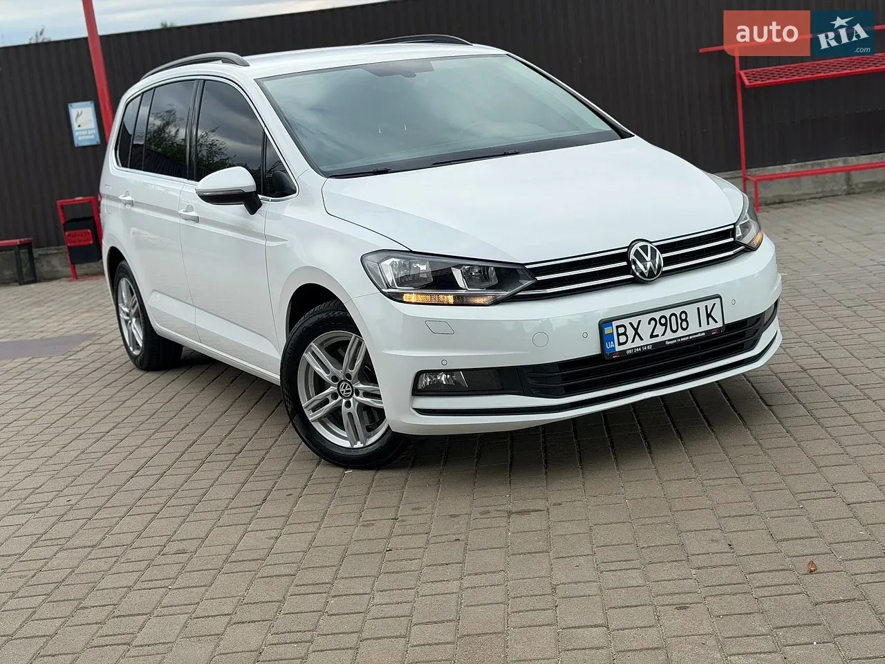 Volkswagen Touran 2020 photo 2