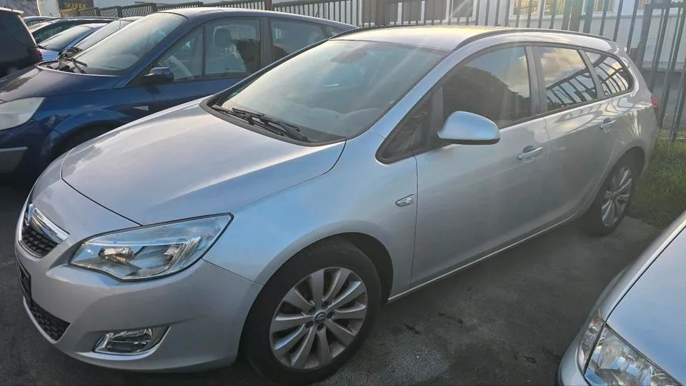 Opel Astra J