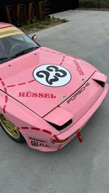 Porsche 944