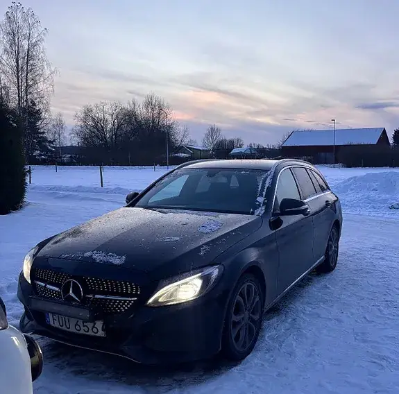 Mercedes-Benz C200 2015 photo 2