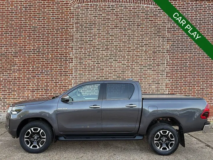 Toyota Hilux 2023 photo 4