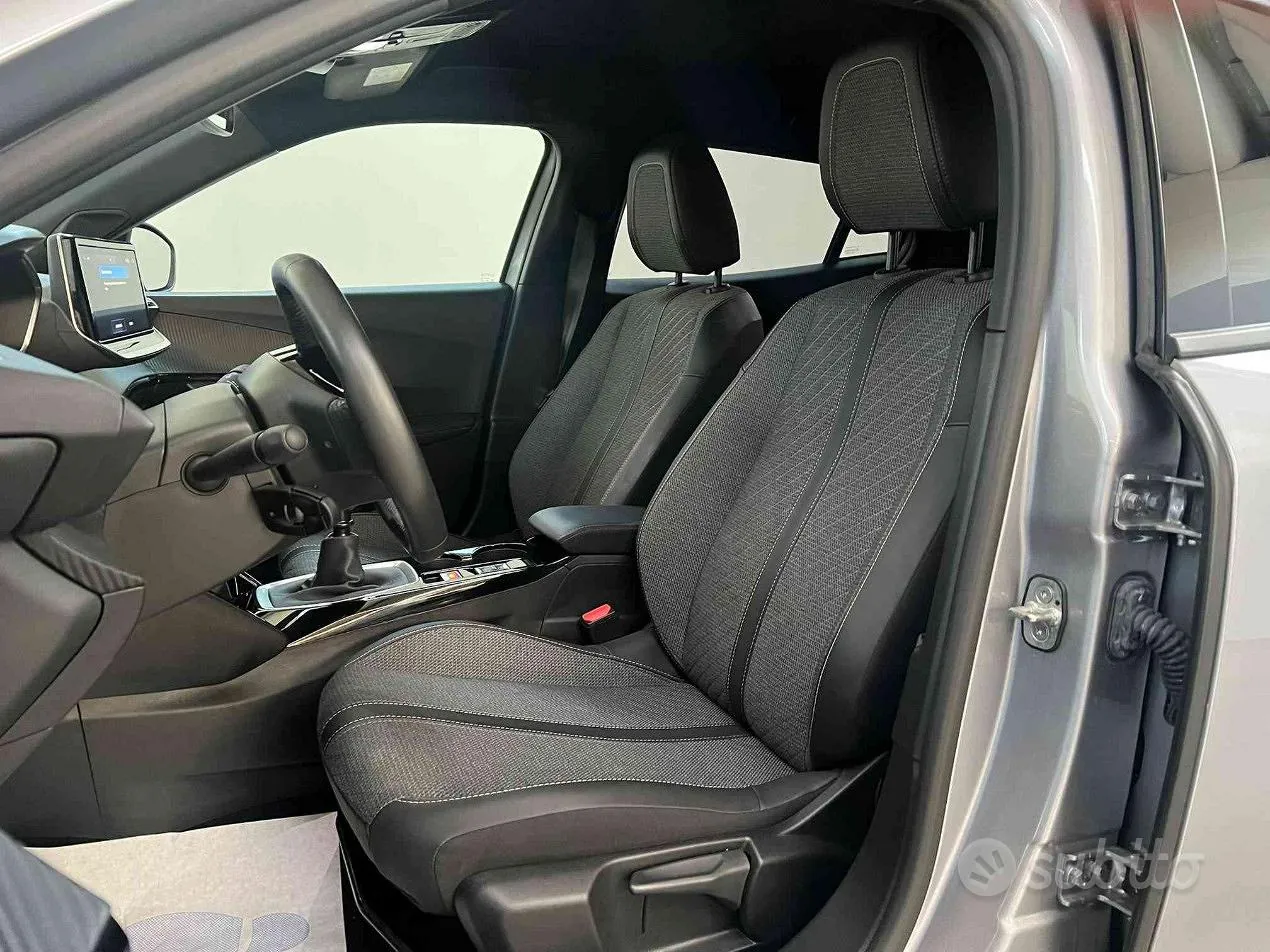 Peugeot 2008 2025 photo 4