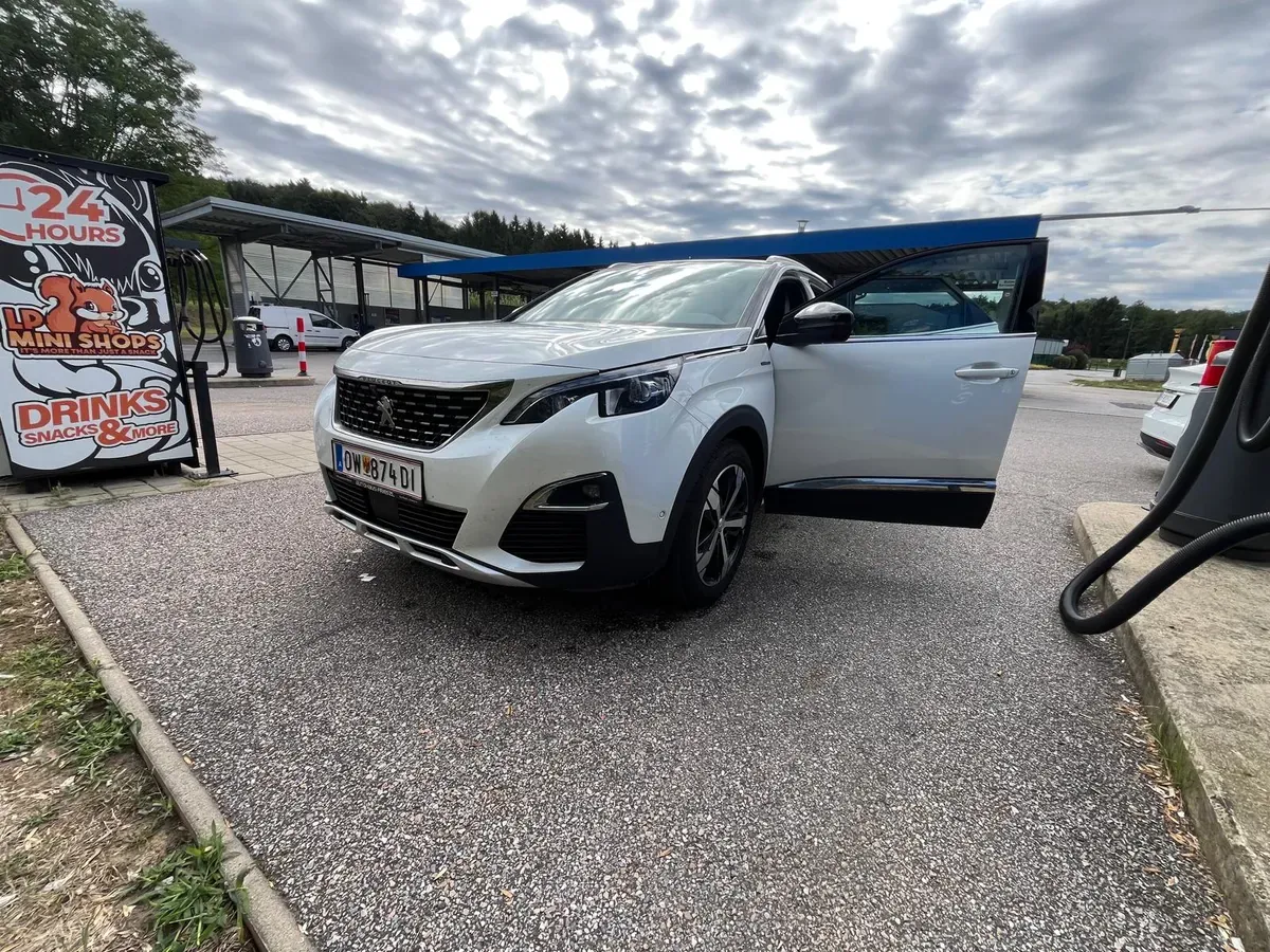 Peugeot 3008 2017 photo 2