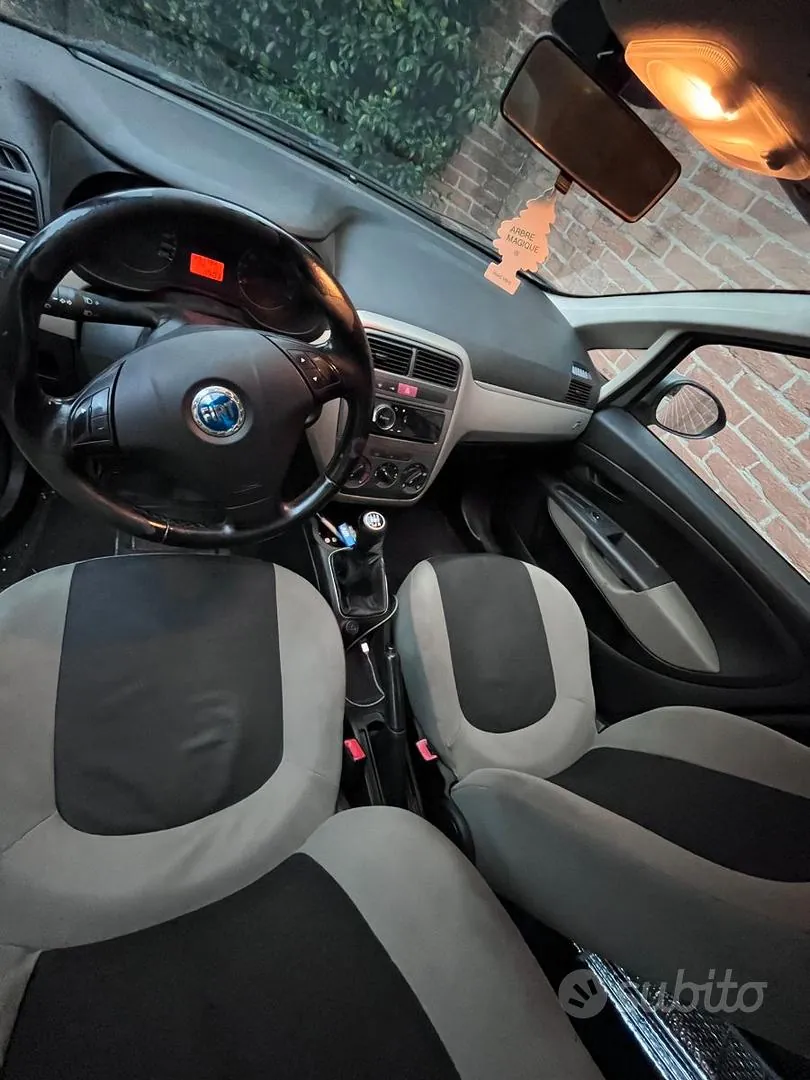 Fiat Grande Punto 2007 photo 3