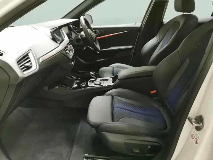 BMW 1 Series 2024 photo 4
