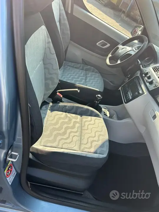 Skoda Roomster 2008 photo 3