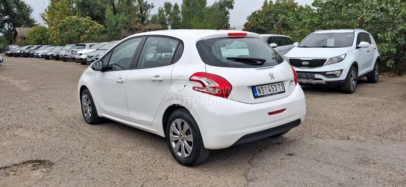 Peugeot 208 2014 photo 3